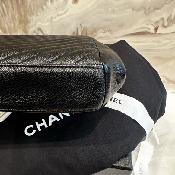 Chanel Large Black Chevron Quilted Caviar Turn Lock CC Oversize Clutch Bag - Picture 13 of 16